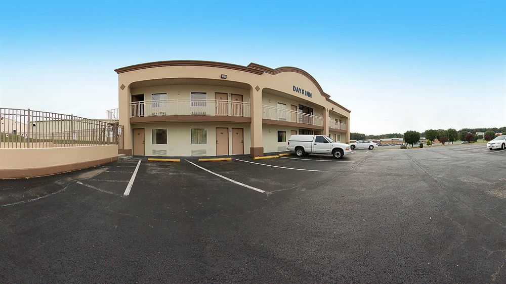 Days Inn By Wyndham Aberdeen Exterior photo